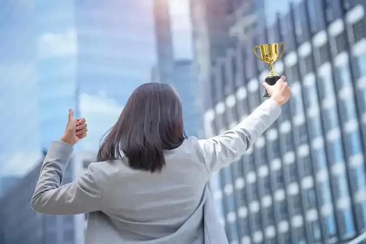 女人一定要学会理财_女性提升幸福感方法_女人旺自己技巧